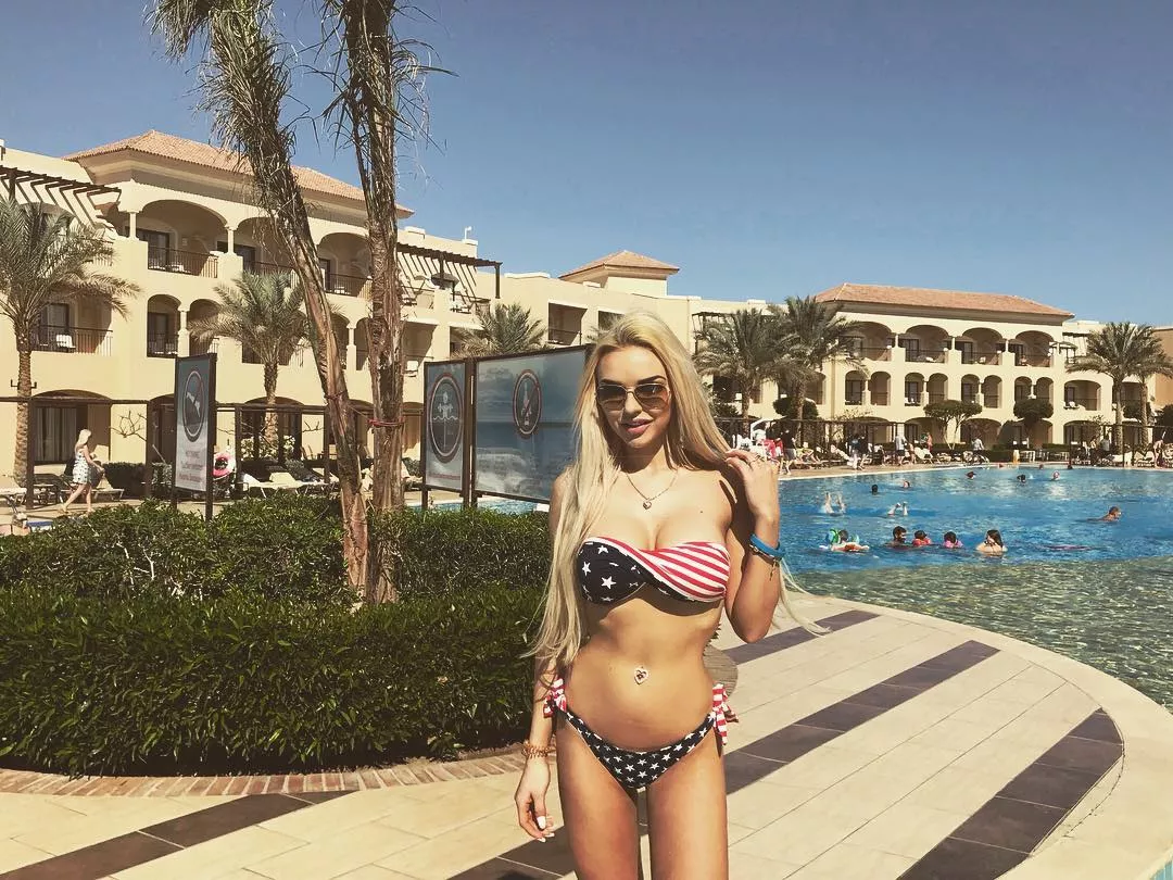 Co za widok, opadną Wam szczęki! Gwiazda disco polo kusi w zmysłowej pozie i ponętnym bikini
